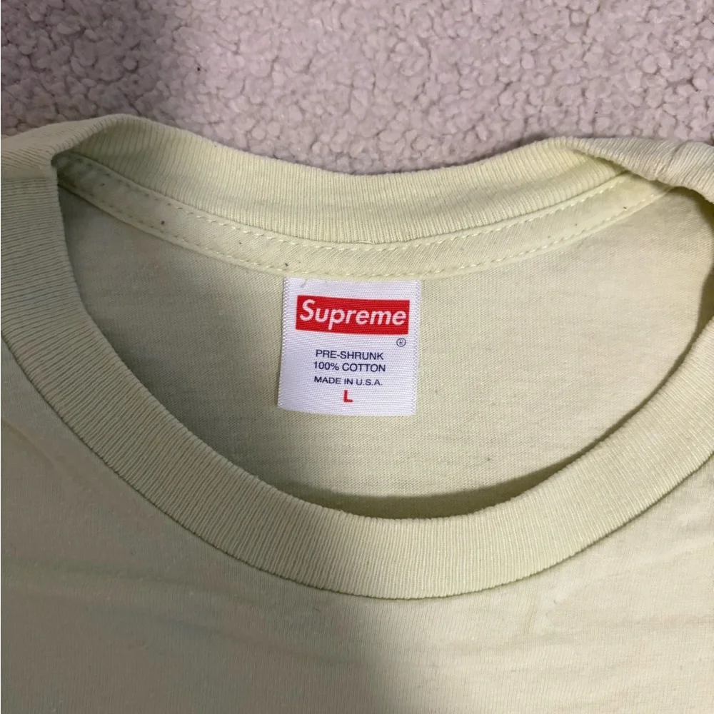 Supreme t shirt - Picture 2 of 2